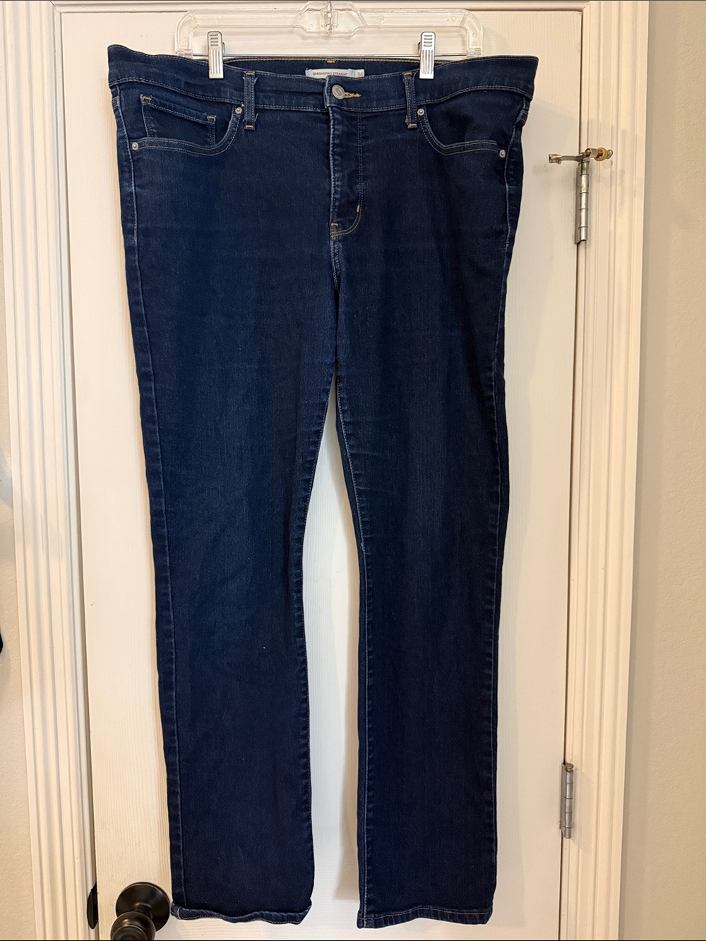 Women's Levi Shaping Straight Leg  314 Jeans in Dark Blue